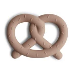 Mushie bijtring pretzel